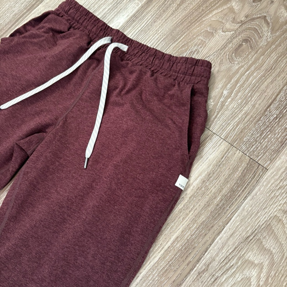 Vuori Dream Knit Performance Jogger in Elderberry Heather - Picture 3 of 9